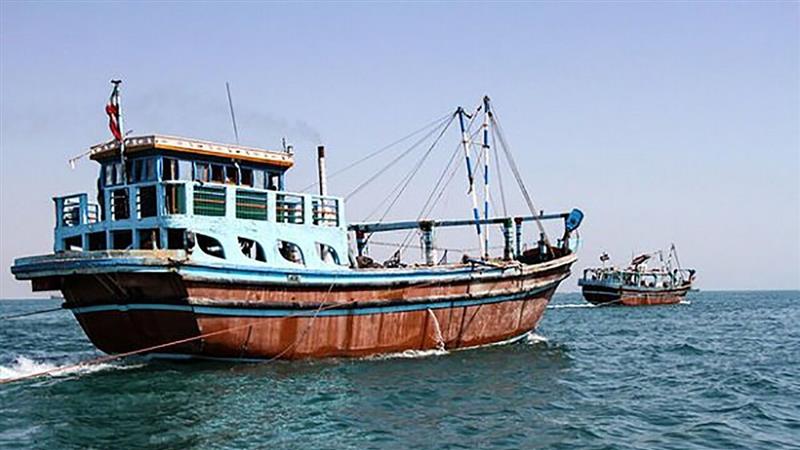 طرح جابهجایی لنجهای صیادی در بندر دیر آغاز شد