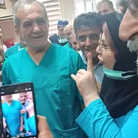 عکس/ پزشکیان در تبریز دست به تیغ شد  