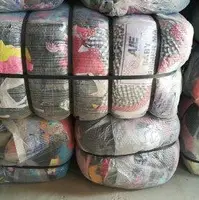ضبط ۶ گونی البسه قاچاق تاناکورا در مهاباد