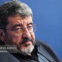 جمهوری اسلامی با تکیه بر ولایت فقیه در برابر تهدیدات ایستاده است