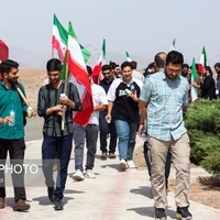 تجمع دانشجویان قمی در مقابل سایت هسته‌ای فردو