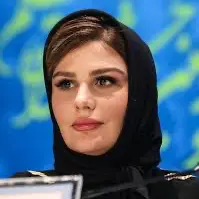 چهره‌ ها/ عکسی از رز رضوی در صحنه تئاتر 