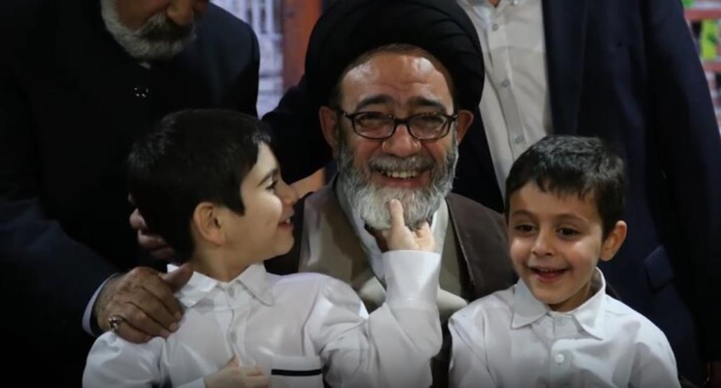 ماجرای سلفی حاج‌آقا آل‌هاشم با بچه‌ها تا داستان محاسن