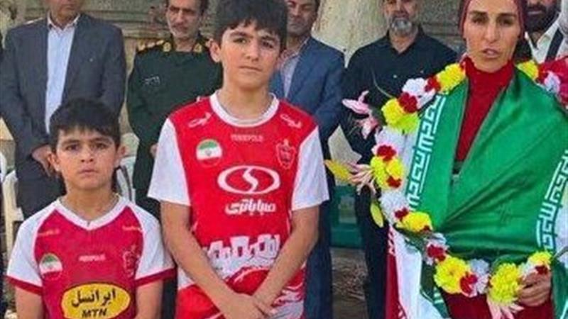 سرعت بانوی دونده دهلرانی در پیشی گرفتن از رقبا