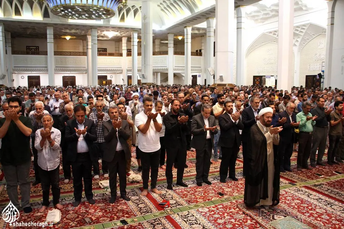 عکس/ تشرف وزیر امور خارجه به حرم مطهر شاهچراغ