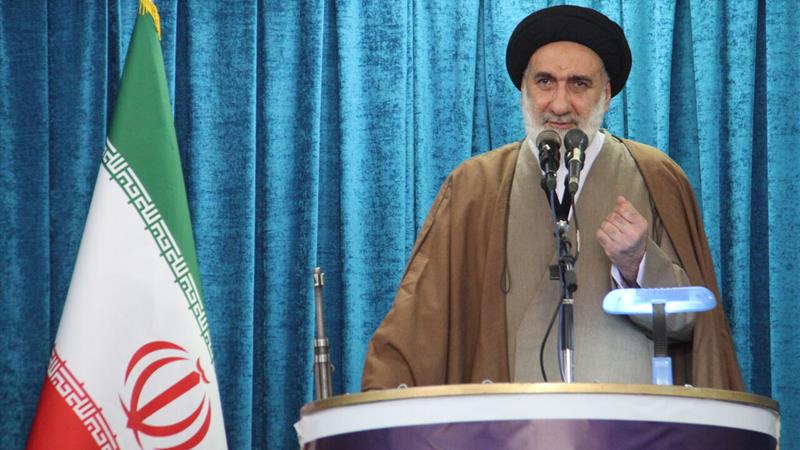 امام جمعه شهرکرد: حمایت از سرمایهگذاران توسعه چهارمحال و بختیاری را شتاب میدهد