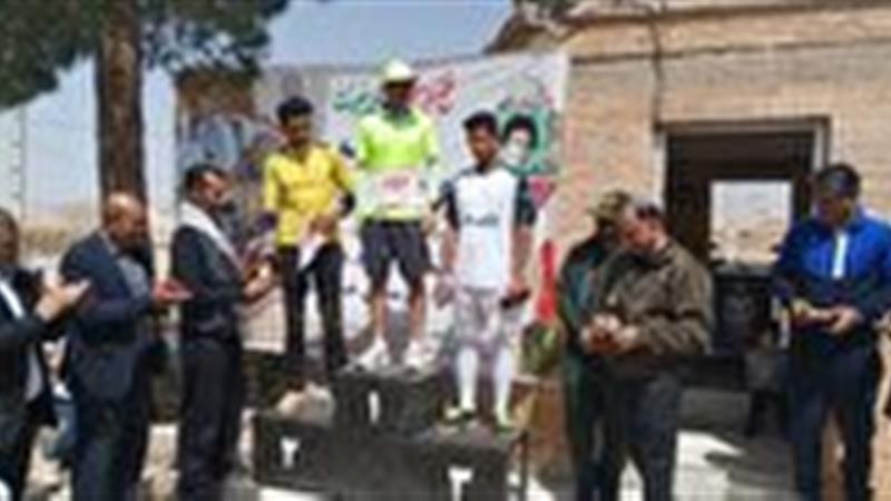 رقابت ۳۵ ورزشکار در مسابقه صحرانوردی خراسان جنوبی