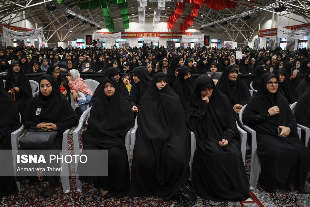 اجتماع بانوان به مناسبت سالگرد شهادت شهدای خدمت در اصفهان