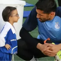 استقلالی‌ها آرزوی کودک مینیاتوری را برآورده کردند