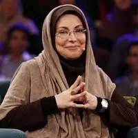 روسری خانم شیرزاد با طرح آن شرلی!