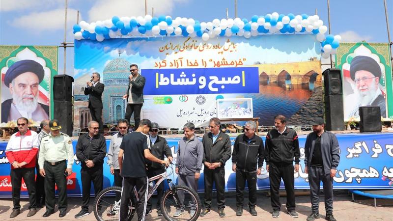 همایش پیادهروی خانوادگی در حاشیه شورابیل برگزار شد