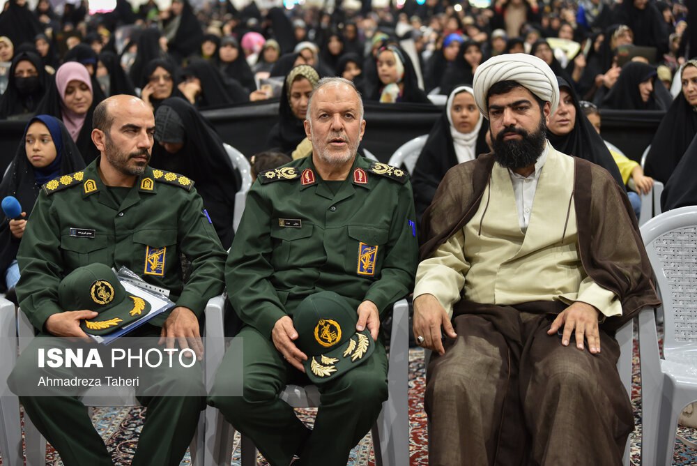 اجتماع بانوان به مناسبت سالگرد شهادت شهدای خدمت در اصفهان