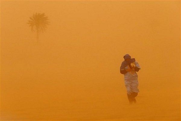 مردم سیستان با توجه به شرایط آب و هوا در خانه بمانند!