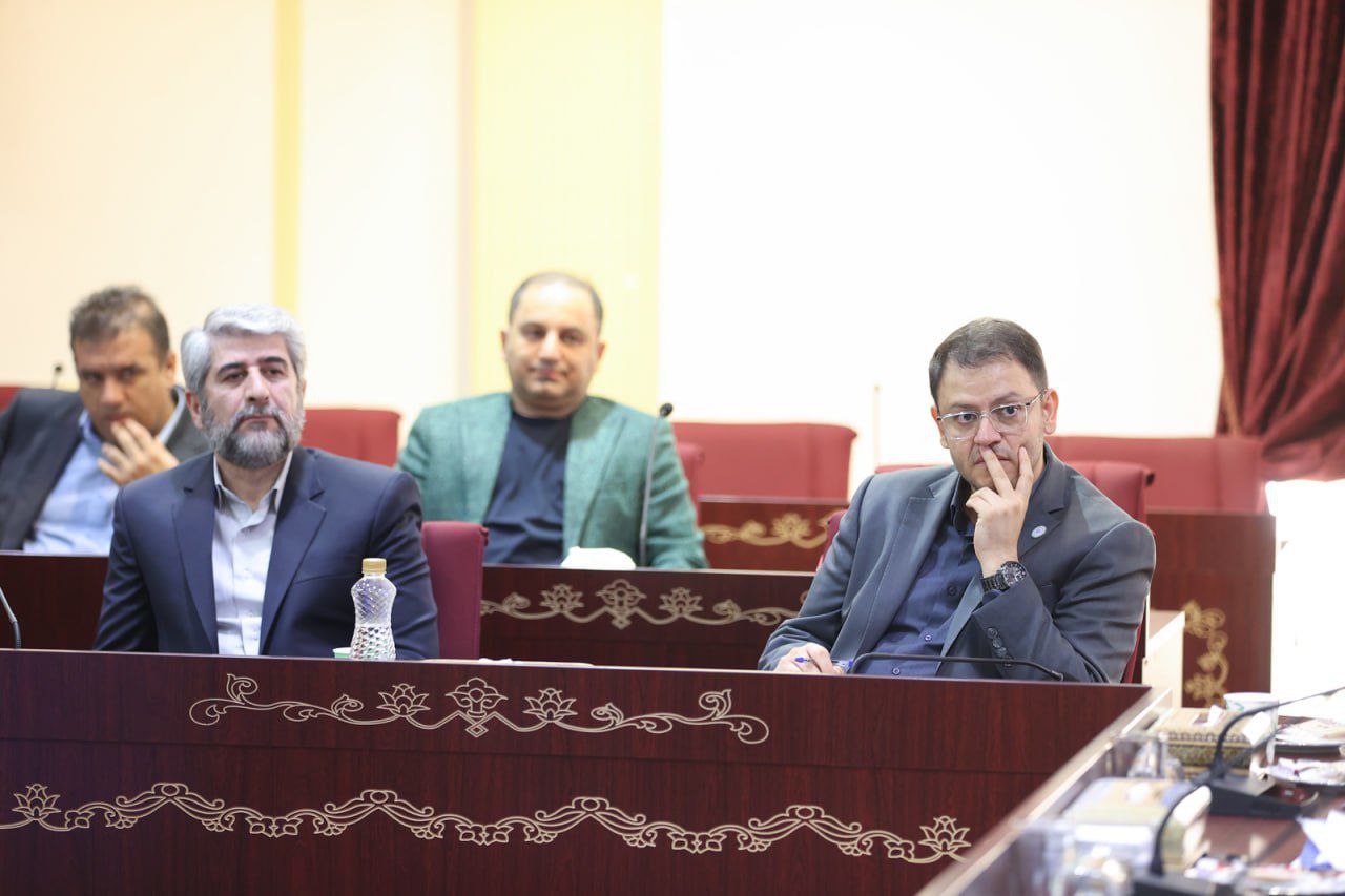 تصاویری از نشست وزیر ورزش و جوانان با مدیران باشگا‌ه‌های لیگ برتر