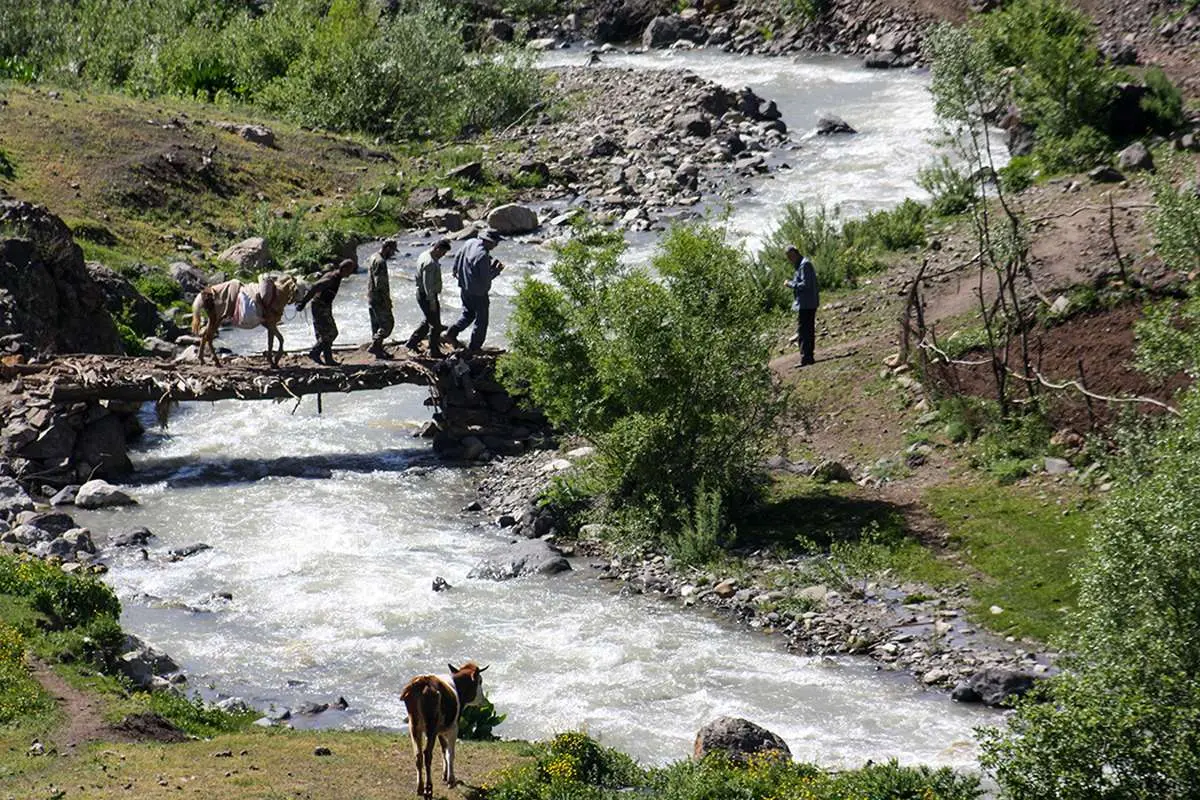 طبیعتِ زیبای اِشکوَرات