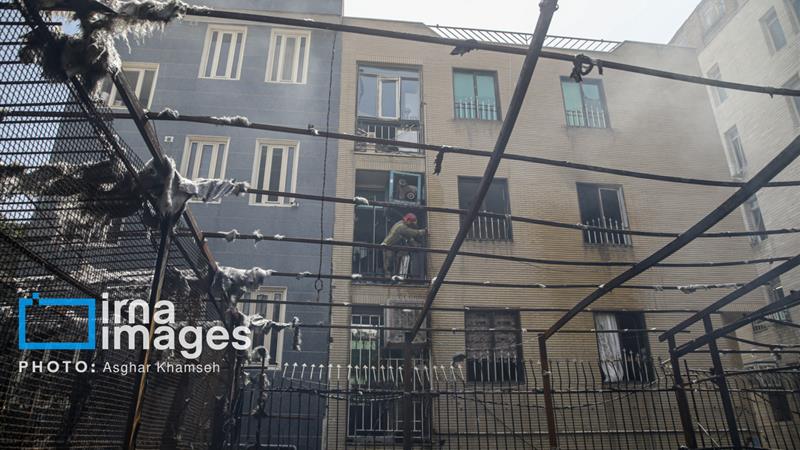 نجات جان ۳۰۰ فرد گرفتار در عملیات آتش نشانان ایلامی
