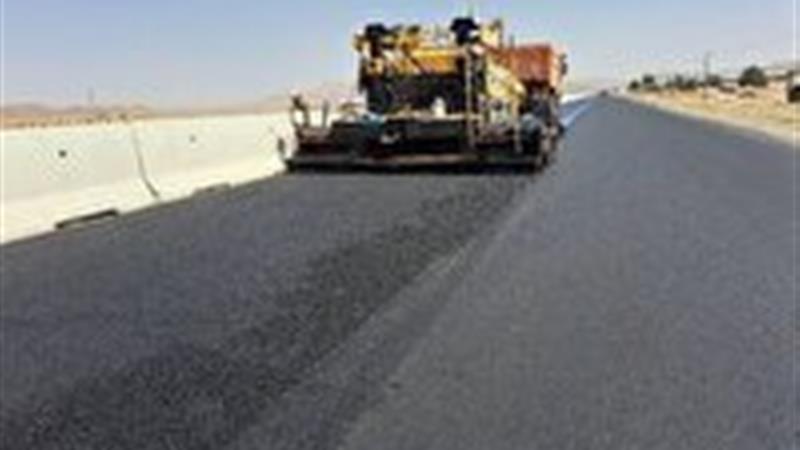 اجرای روکش آسفالت حفاظتی بیرجند_قاین به طول ۱۰ کیلومتر
