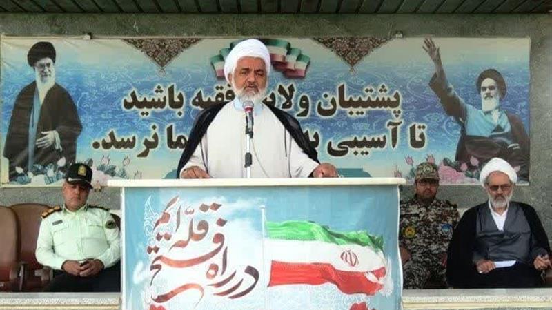 عزت واقتدار کشور با پیروی از ولایت فقیه محقق می شود