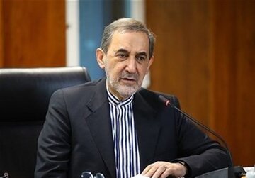 توئیت کنایه آمیز مشاور رهبر انقلاب با هشتگ تهدید پوچ