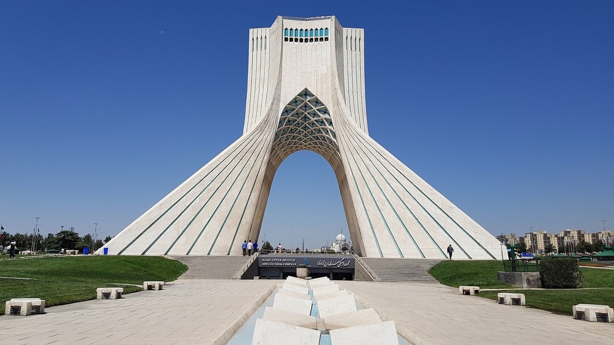 راز پنهان معماری برج آزادی؛ ارتباط شگفت‌انگیز با قله دماوند