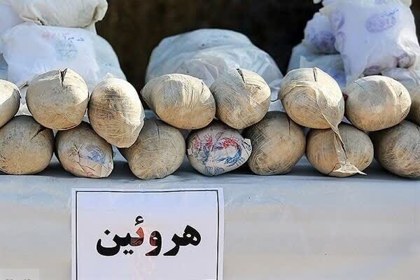 زمینگیر شدن خودروی سواری حامل هروئین در شهرستان خمیر