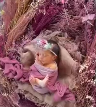 بچه ها را برای عکاسی اینطوری می پیچند!