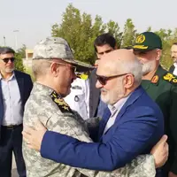 وزیر دفاع با هدف تقویت ناوگان دریایی کشور وارد آبادان شد