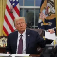 دونالد ترامپ، سامسونگ و سایر گوشی‌سازان را هم به تعرفه ۲۵ درصدی تهدید کرد