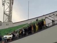 اعتراض هواداران نفت آبادان به حضور در طبقه دوم ورزشگاه آزادی