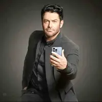 این سلفی از شما بعید بود جنابِ گلزار!