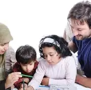 والدین باید با کودکانشان همدلی داشته باشند
