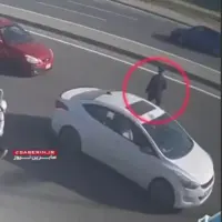 تصادف شدید خودرو در باکو به دلیل توقف یک خودروی دیگر برای عبور سالمند!