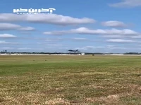 نمای نزدیک از پروازِ کم ارتفاع F-22 و اوجِ ناگهانی اش