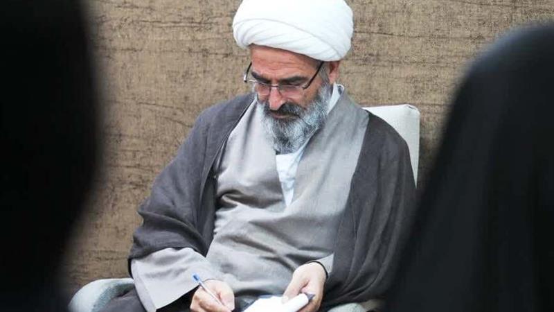 انتقاد امام جمعه سمنان از کمرنگ بودن مشوقهای فرزندآوری