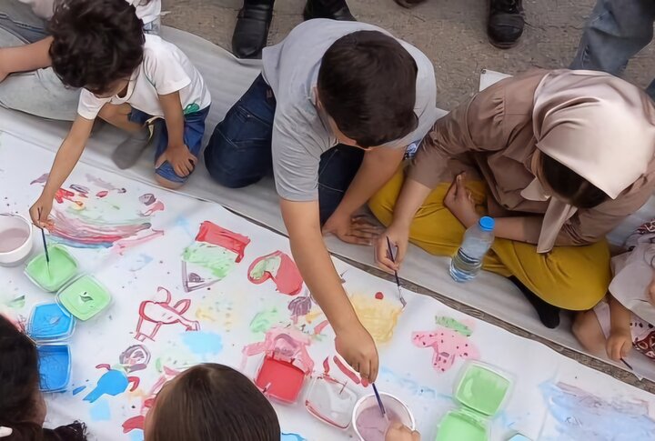 نقاشی یک کیلومتری کودکان در مراغه