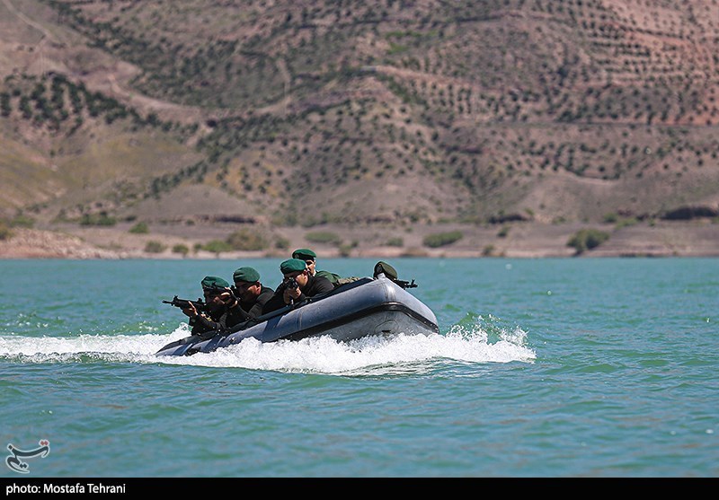 عکس/ تکاوران نیروی دریایی ارتش جمهوری اسلامی ایران