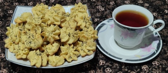 از شما/شیرینی برنجی خودم پز،😋ترد و خوشمزه نوش نگاهتون🩷