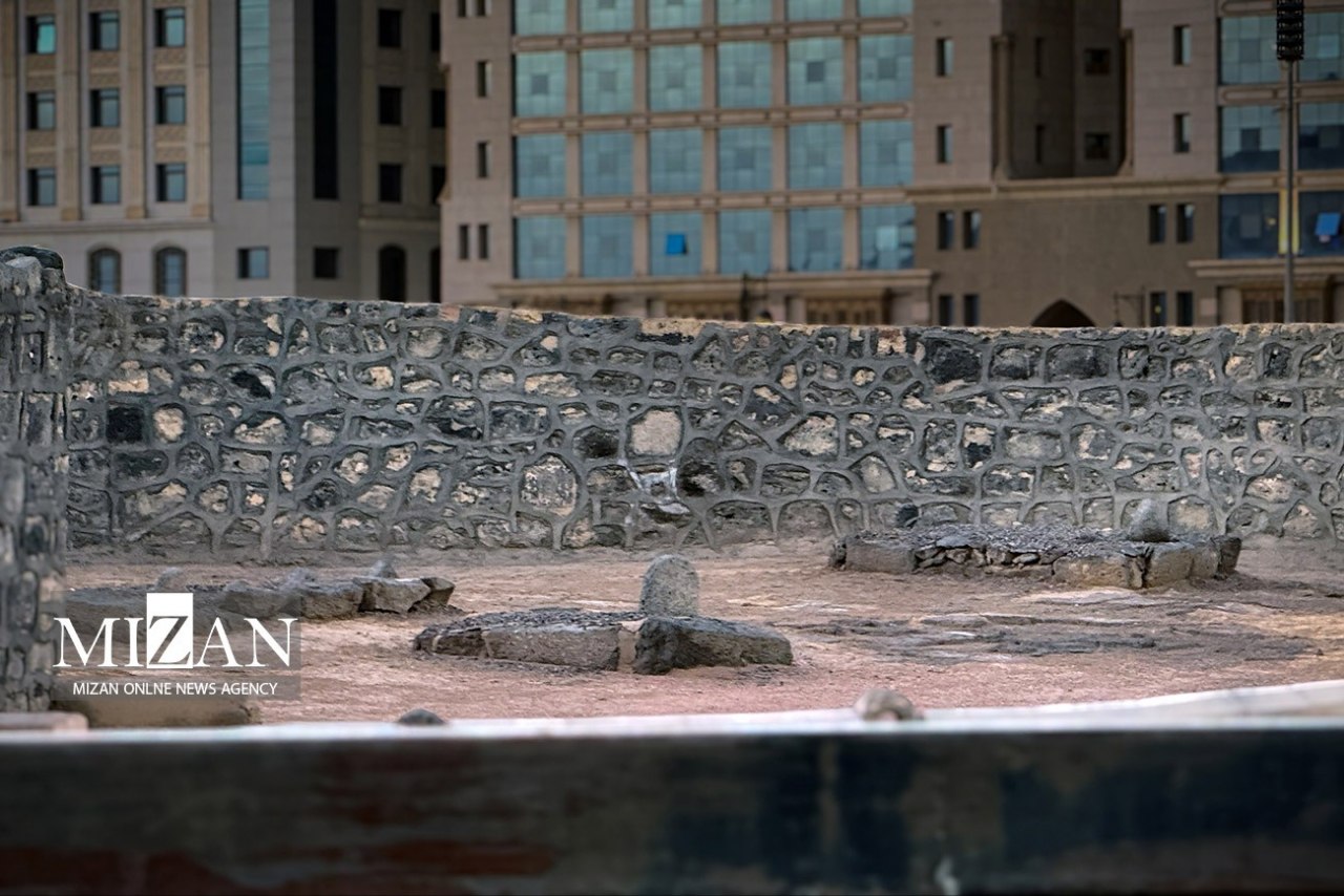 تصاویری از حضور حجاج در قبرستان بقیع در ایام حج ابراهیمی 