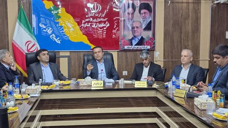 تاسیسات و شرکتهای نفتی از نیروهای بومی استفاده کنند
