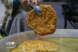 عطر نان سنتی در یزد پیچید