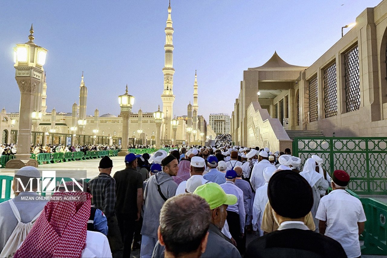 تصاویری از حضور حجاج در قبرستان بقیع در ایام حج ابراهیمی 