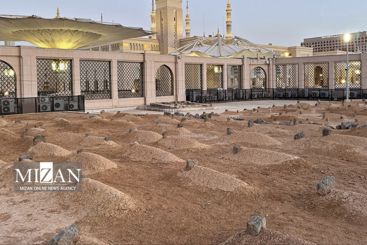 تصاویری از حضور حجاج در قبرستان بقیع در ایام حج ابراهیمی 