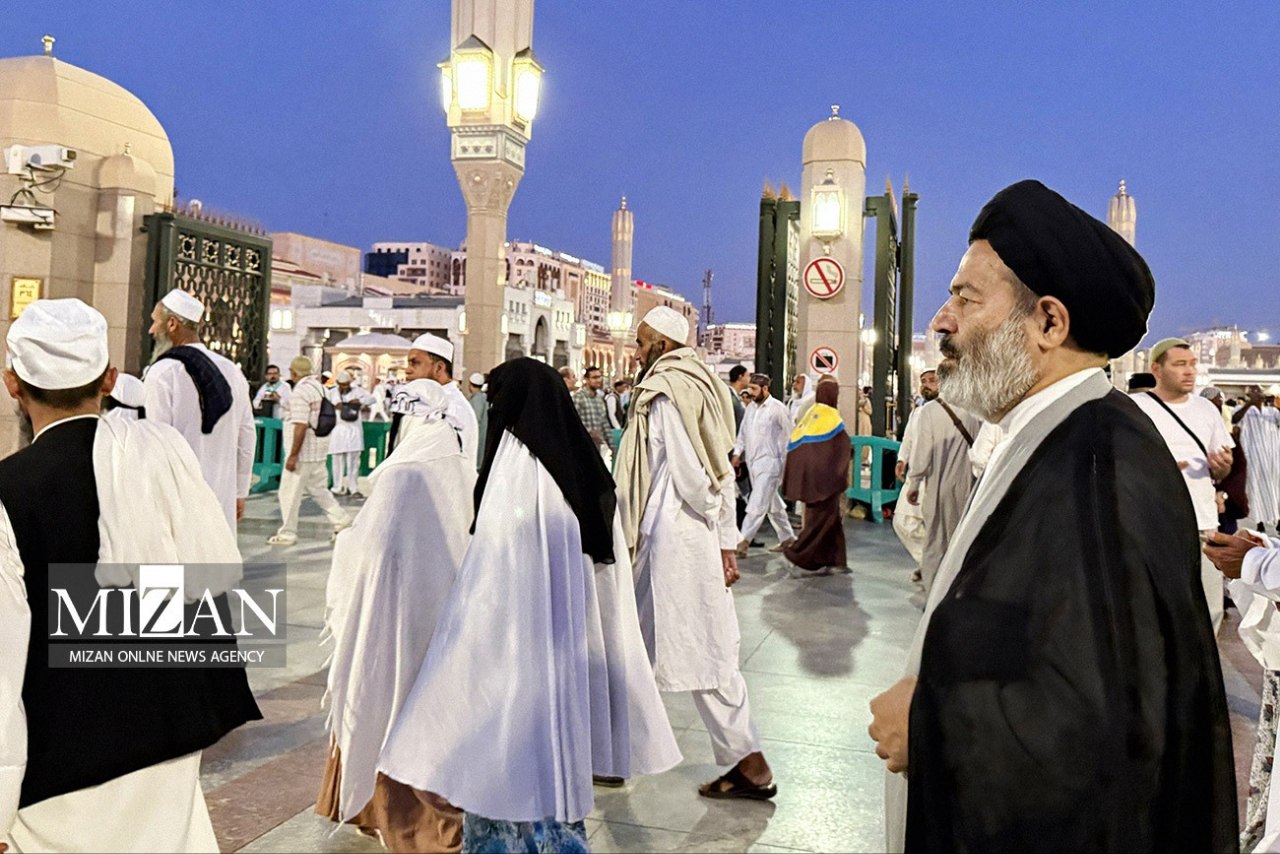 تصاویری از حضور حجاج در قبرستان بقیع در ایام حج ابراهیمی 