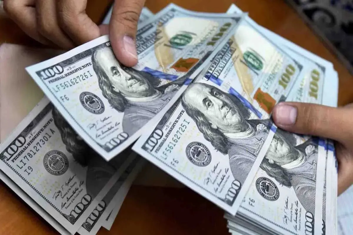 پیش بینی قیمت دلار ۵ خرداد ۱۴۰۴