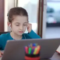 تاثیر موبایل، تبلت و کنسول بازی بر رشد کودک