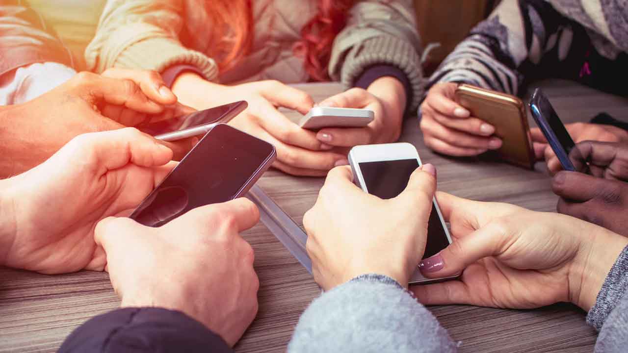عوارض استفاده‌ی زیاد از تلفن همراه چیست؟