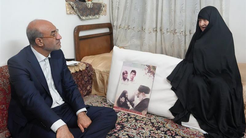 دیدار استاندار کرمانشاه با خانواده شهیدان «علیزاده قبادی» و «یارکودکان»