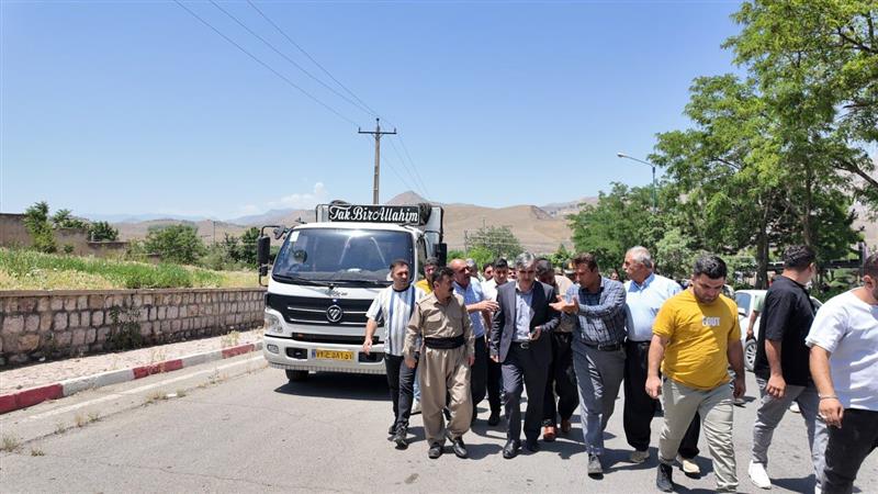 فرماندار سنندج: پیگیری خواستههای رانندگان کامیون در اولویت است