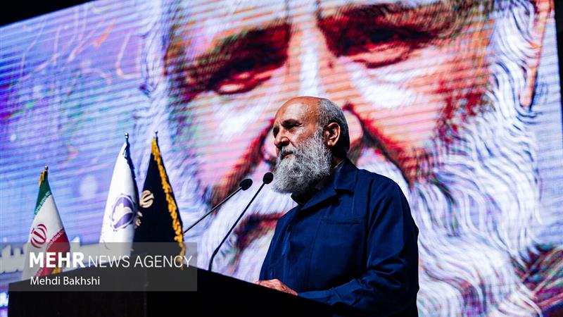 هنرمندان انقلابی در برابر هیچ مسئلهای بیتفاوت نیستند