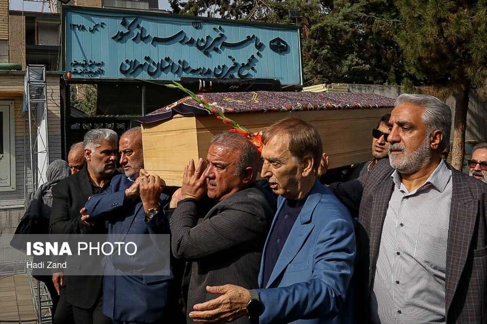 عکس/ مراسم تشییع پیکر رئیس مجمع خیرین مدرسه‌ساز با حضور رئیس جمهور